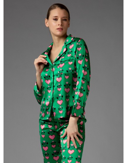 Зеленая пижама-костюм с принтом